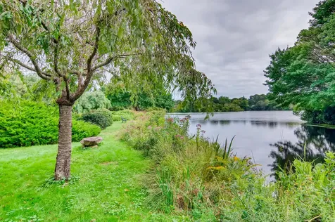 42 Looks Pond Way West Tisbury MA 02575