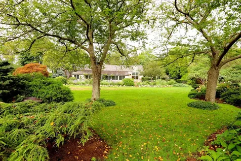 42 Looks Pond Way West Tisbury MA 02575