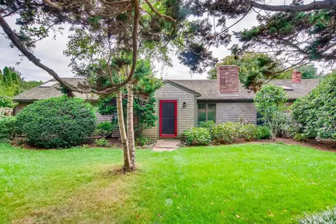 42 Looks Pond Way West Tisbury MA 02575