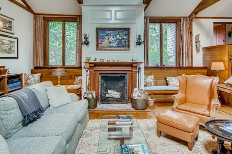 42 Looks Pond Way West Tisbury MA 02575