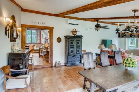 42 Looks Pond Way West Tisbury MA 02575