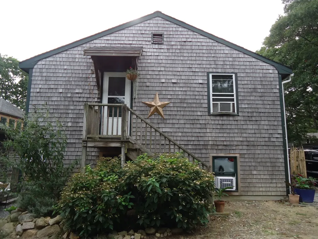 5 Village Court Vineyard Haven MA 02568