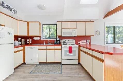 15 Vickers Street Edgartown MA 02539
