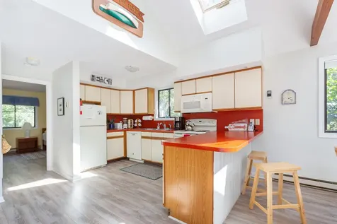 15 Vickers Street Edgartown MA 02539
