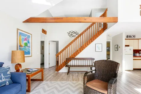 15 Vickers Street Edgartown MA 02539