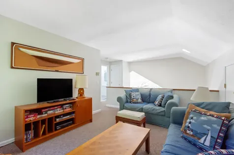 15 Vickers Street Edgartown MA 02539