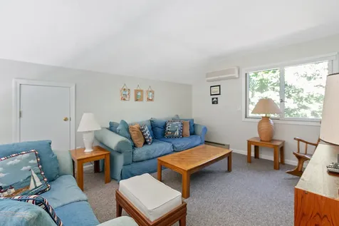 15 Vickers Street Edgartown MA 02539