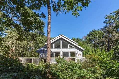 15 Vickers Street Edgartown MA 02539