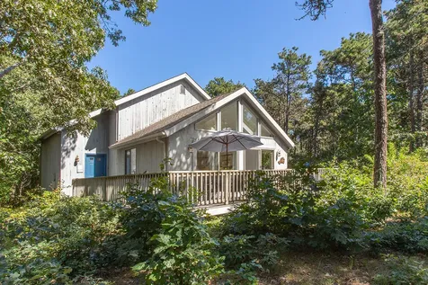 15 Vickers Street Edgartown MA 02539