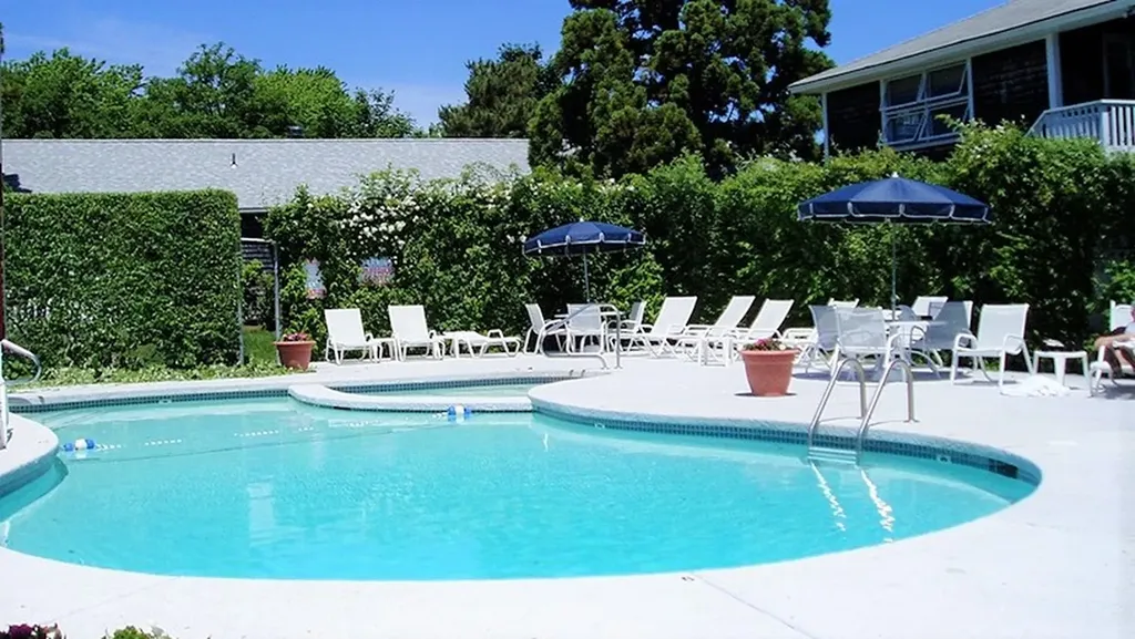 15 Mill Street Edgartown MA 02539