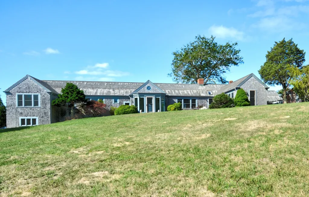 17 High Mark Chilmark MA 02535