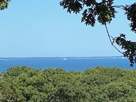 86 Gosnolds Way Chilmark MA 02535