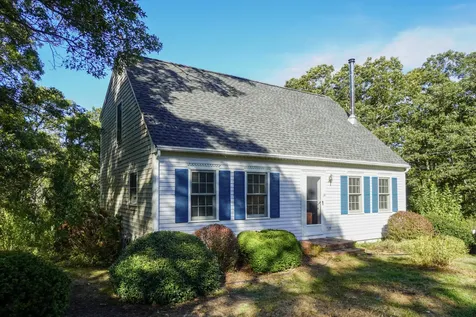 24 Circuit Avenue Vineyard Haven MA 02568