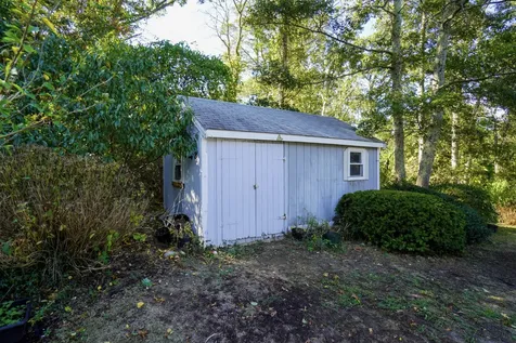 24 Circuit Avenue Vineyard Haven MA 02568