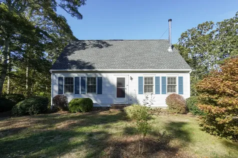 24 Circuit Avenue Vineyard Haven MA 02568