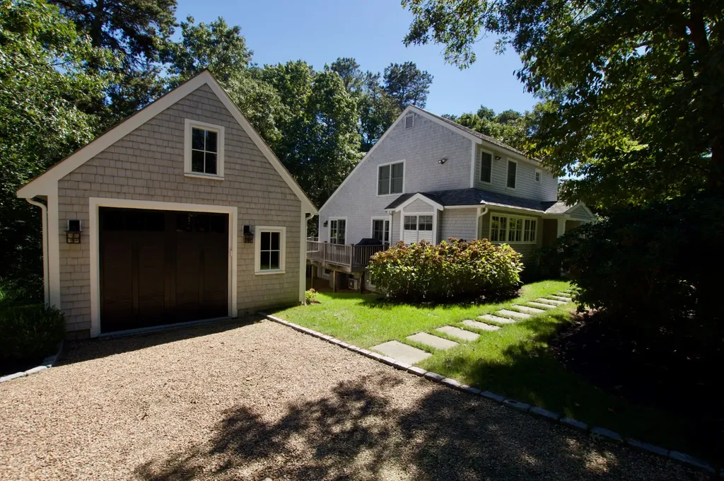 23 Hidden Cove Road Oak Bluffs MA 02557