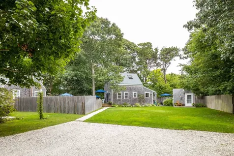 17 Bay View Avenue Oak Bluffs MA 02557