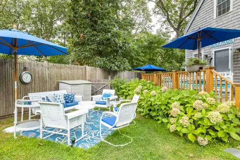 17 Bay View Avenue Oak Bluffs MA 02557