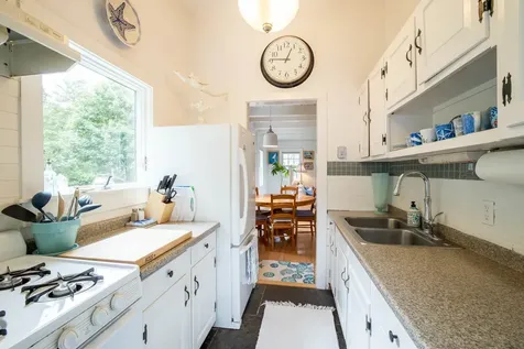 17 Bay View Avenue Oak Bluffs MA 02557