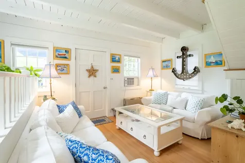 17 Bay View Avenue Oak Bluffs MA 02557