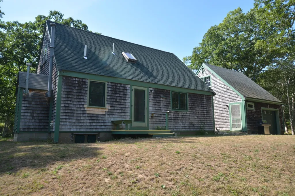 1140 State Road Vineyard Haven MA 02568