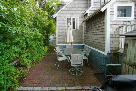 8 Trinity Park Oak Bluffs MA 02557