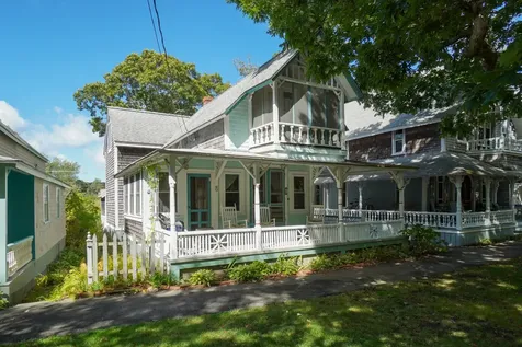 8 Trinity Park Oak Bluffs MA 02557