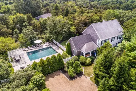 32 Schoolhouse Road Edgartown MA 02539