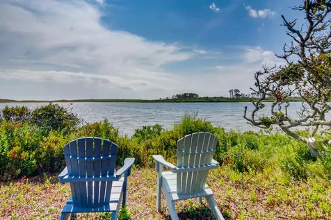 85 Little Homers Pond Road (3C) West Tisbury MA 02575