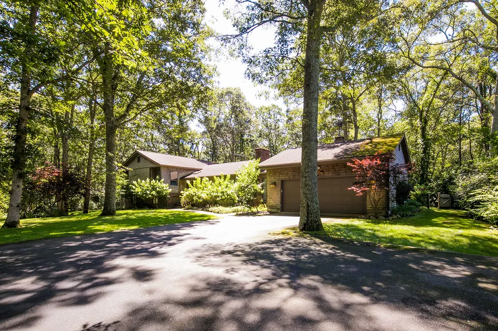 162 Clover Hill Drive Vineyard Haven MA 02568