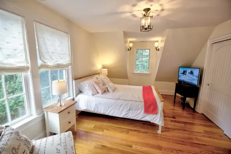 36 Bayberry Lane Vineyard Haven MA 02568
