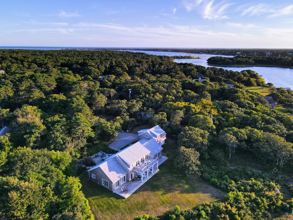 7 Litchfield Road Edgartown MA 02539