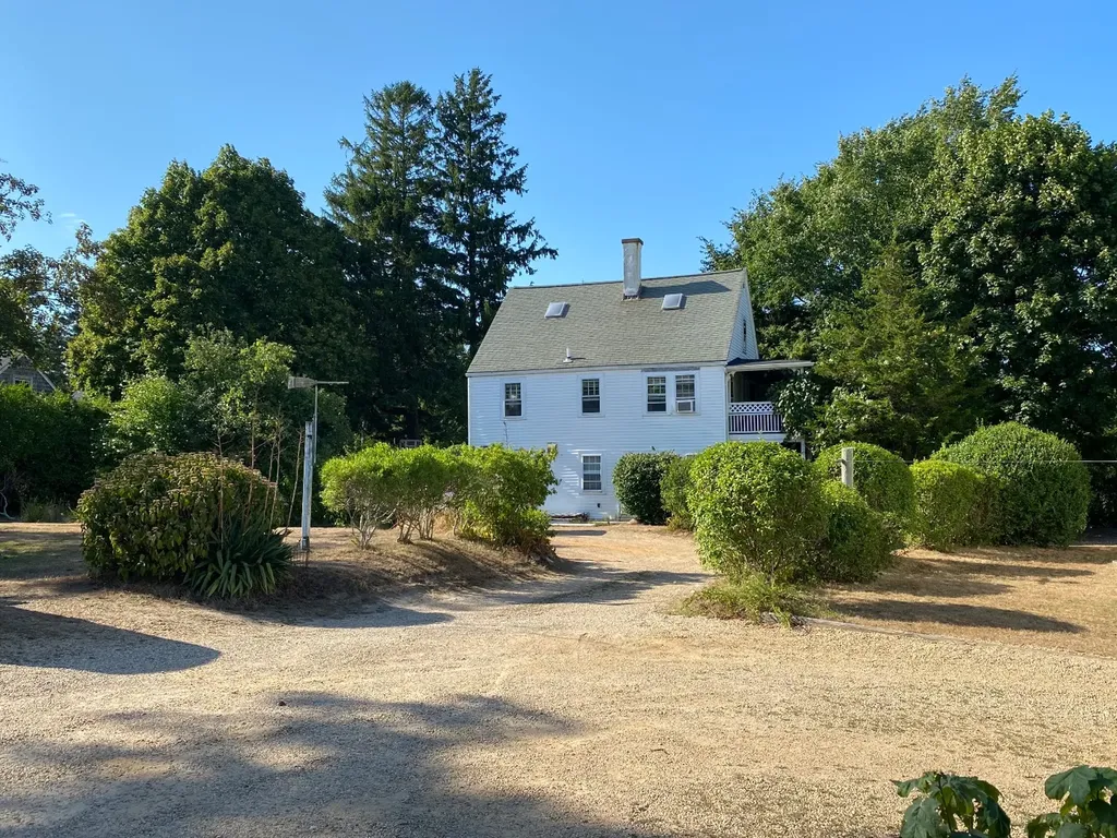 9 Walker Way Vineyard Haven MA 02568