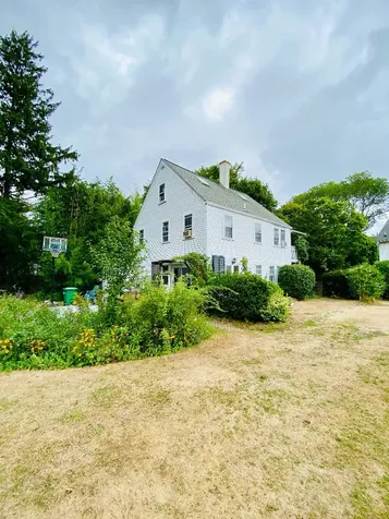 9 Walker Way Vineyard Haven MA 02568