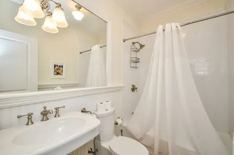 26 Simpsons Lane Edgartown MA 02539