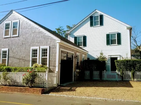 26 Simpsons Lane Edgartown MA 02539