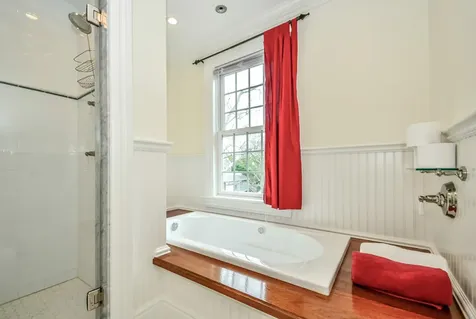26 Simpsons Lane Edgartown MA 02539
