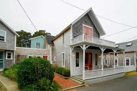 8 Rock Avenue Oak Bluffs MA 02557