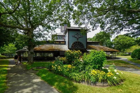 8 Rock Avenue Oak Bluffs MA 02557