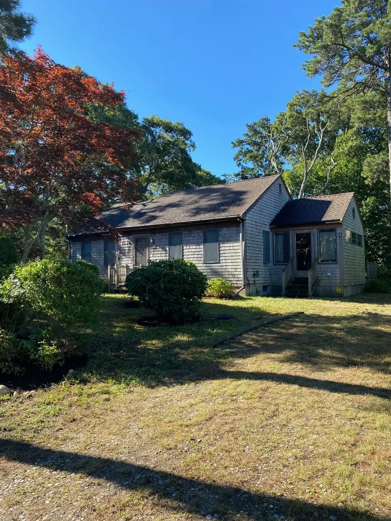 66 Hudson Avenue Oak Bluffs MA 02557