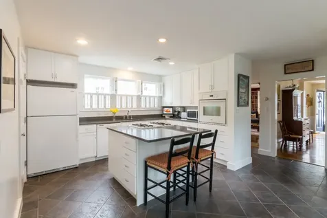 90 School Street Edgartown MA 02539