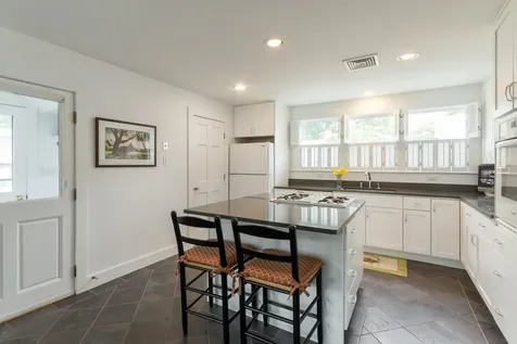 90 School Street Edgartown MA 02539