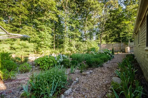 77 Colonial Drive Vineyard Haven MA 02568