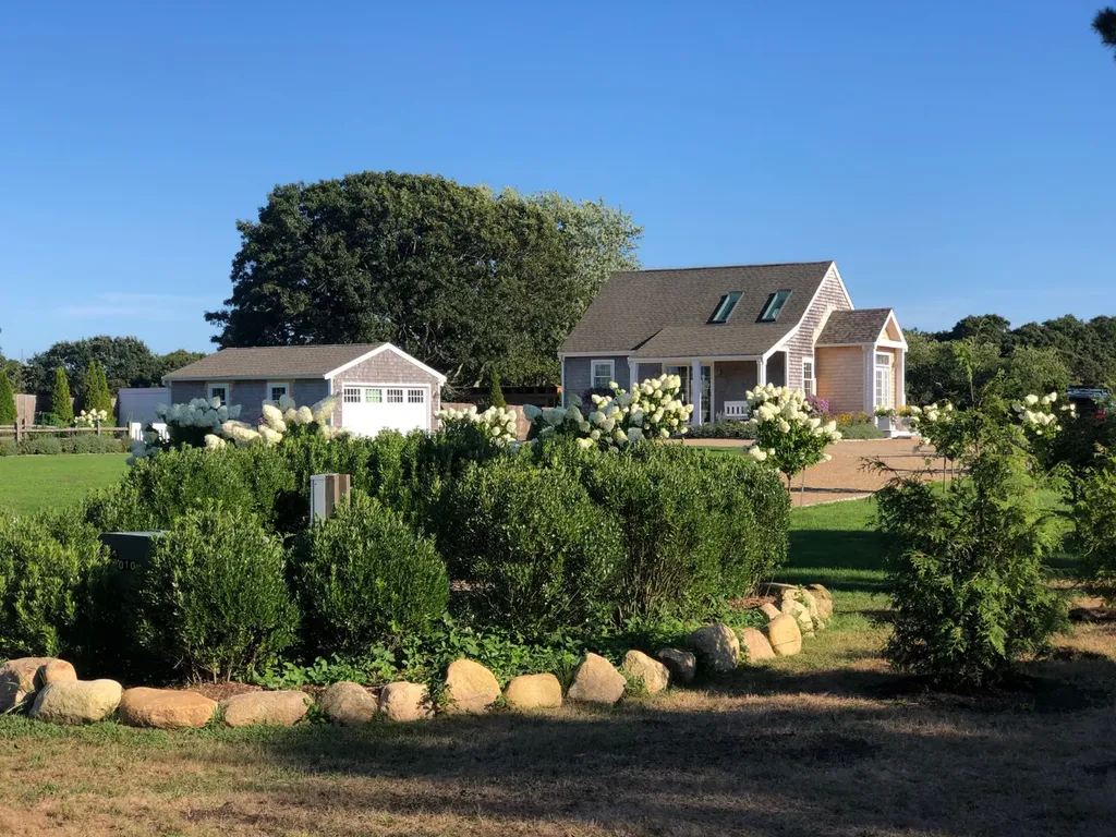 4 Elisha Lane Oak Bluffs MA 02557