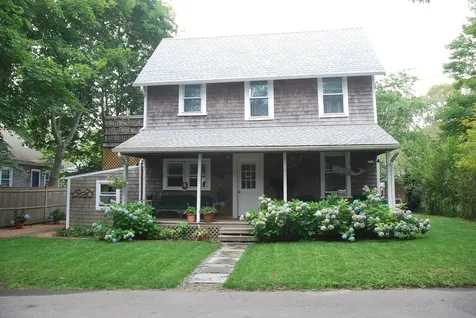 11 Lawrence Avenue Oak Bluffs MA 02557
