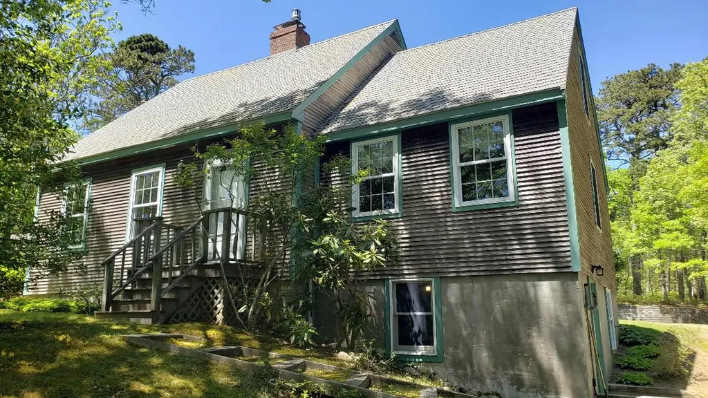 233 Daggett Avenue Vineyard Haven MA 02568