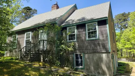 233 Daggett Avenue Vineyard Haven MA 02568