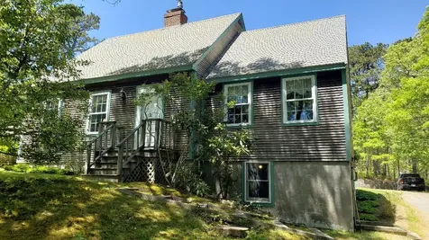 233 Daggett Avenue Vineyard Haven MA 02568
