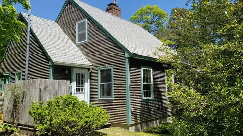 233 Daggett Avenue Vineyard Haven MA 02568