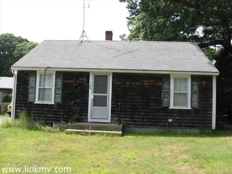 108 North William Street Vineyard Haven MA 02568